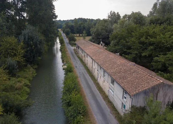 Relais De La Venise Verte Bed & Breakfast 3*